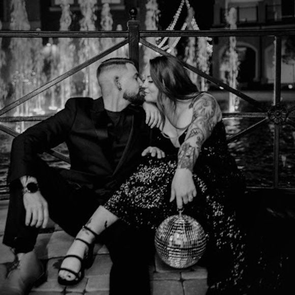 Meet your Posher, Madison - Picture 1 of 1